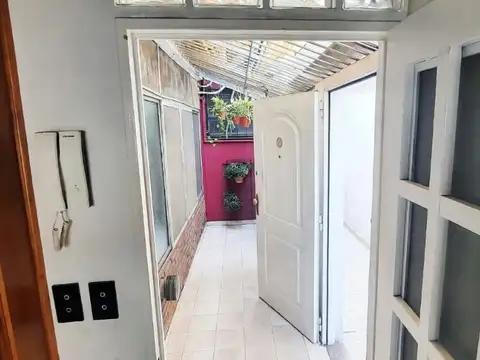 REGIO PH TIPO CASA DE TRES AMBIENTES CON PATIO Y TERRAZA, SIN EXPENSAS
