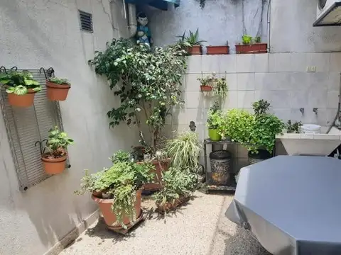 REGIO PH TIPO CASA DE TRES AMBIENTES CON PATIO Y TERRAZA, SIN EXPENSAS