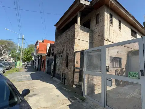 Venta Casa 4 amb + depto 2 ambientes Ituzaingo