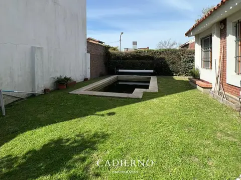 Casa 4 ambientes con 2 baños