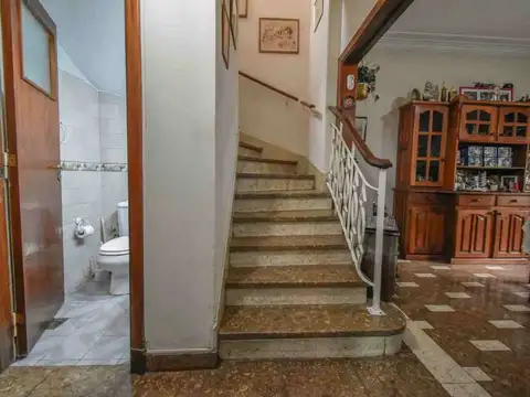 CASA EN VENTA TEMPERLEY - GRAN LOTE 688 M2