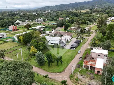 Los Pinos, Vaqueros, La 100