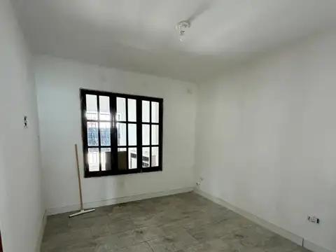 CASA EN VENTA EN EL CENTRO DE CORONDA