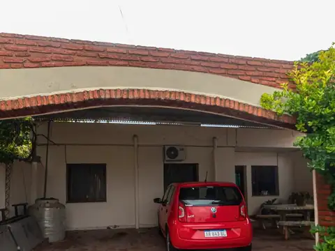 Casa en venta de 4 dormitorios c/ cochera en Los Tiatines