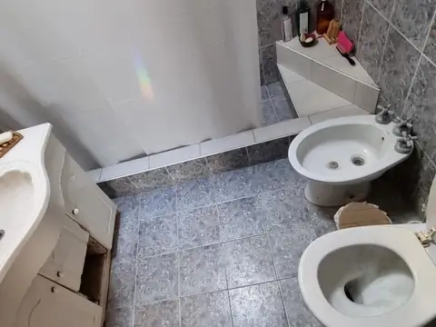 Vendo Amplia Casa con Quincho