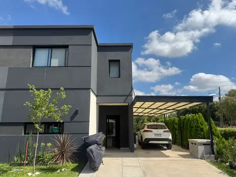 Casa en venta en Pilar