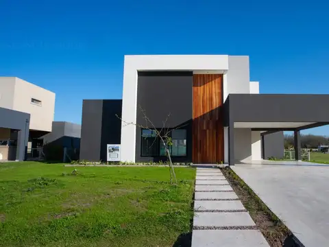 Casa en Venta en Moreno, USD 375.000