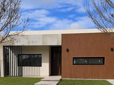 Casa a estrenar en Barrio Santo Tomas, Pilar
