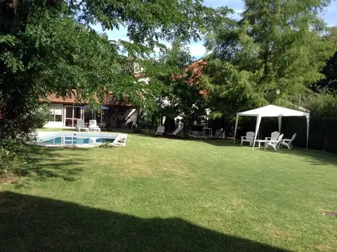 Casa en Venta en Barrio Parque Leloir, USD 470.000