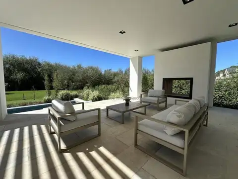 Casa 6 ambientes con 6 baños