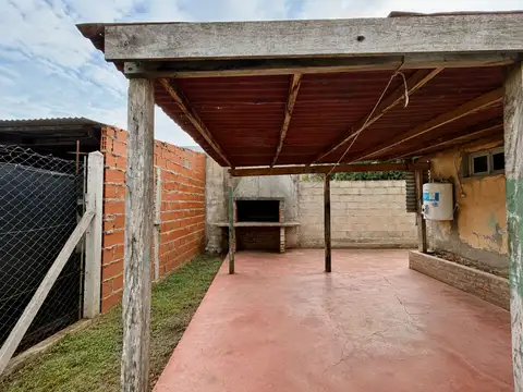 Casa 2 ambientes con 1 baño