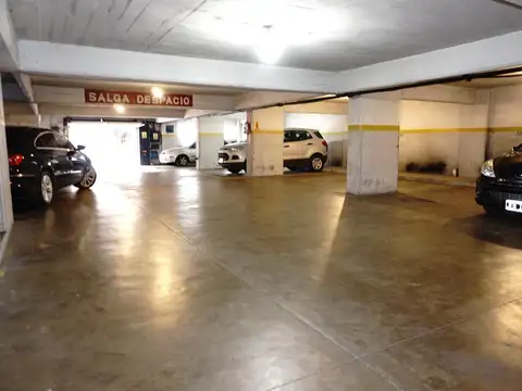 Amplia cochera edificio de cocheras por rampa 2do subsuelo