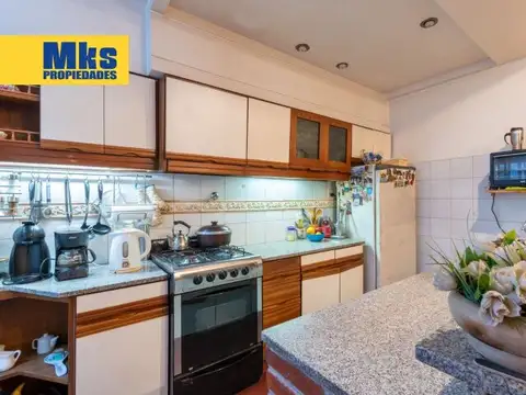 Casa 4 ambientes con 2 baños