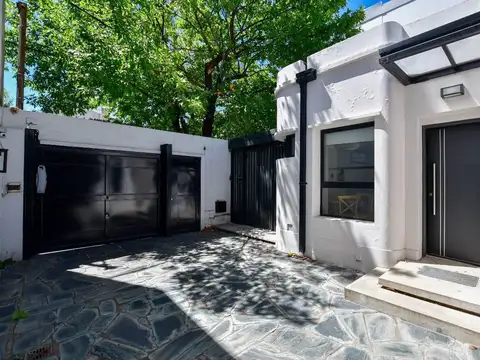 Casa en Venta con 2 cocheras