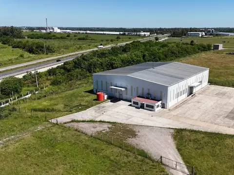 Depósito 2150 m2 en Alquiler más 150 m2 Oficinas, en Parque Industrial Ruta 6, Los Cardales
