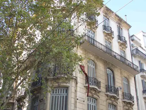 Hotel en Venta 96 años