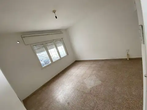 Depto Tipo Casa 5 ambientes con 1 baño