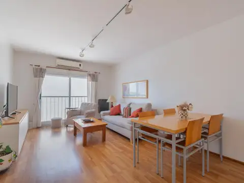 Departamento 4 ambientes c/ cochera ,estado excelente ,parcial vista al rio