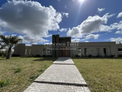 Casa en venta 5 ambientes en Harás San Pablo