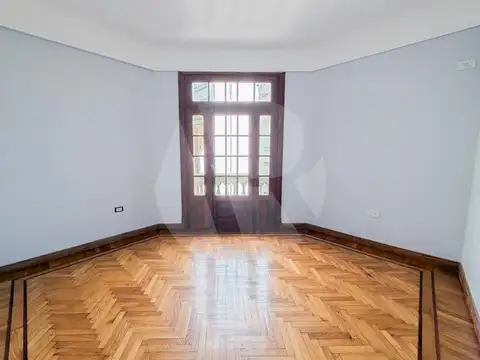 Departamento Refaccionado con 3 Ambientes Amplios y Recepción! Todo Luz 
