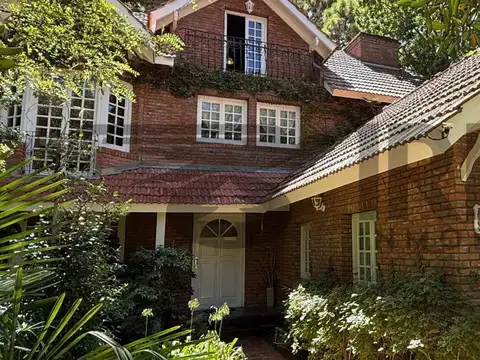 Casa en venta de 7 ambientes. Barrio norte,Villa Gesell.