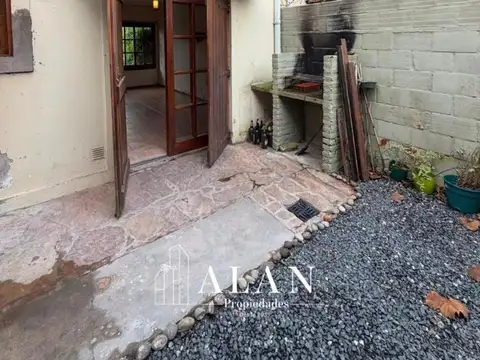 Casa en Alquiler con 1 cochera
