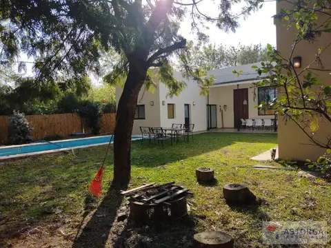 Casa 4 ambientes con 3 baños
