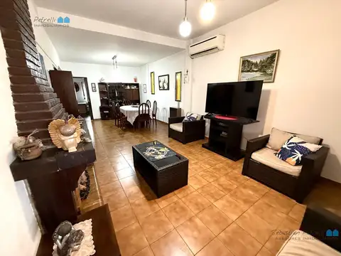 Casa 5 ambientes con 3 baños