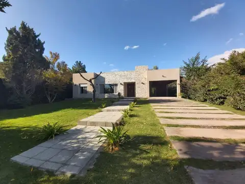 VENDE/ casa en  Pago  chico lote  251  de 2