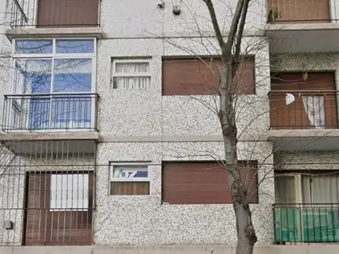 P.H MONOAMBIENTE CON HABITACION DIVIDIDA EN PRIMER PISO - MAR DEL PLATA - EN VENTA