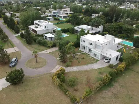 Casa en alquiler permanente Puerto Roldán, naturaleza, seguridad y confort