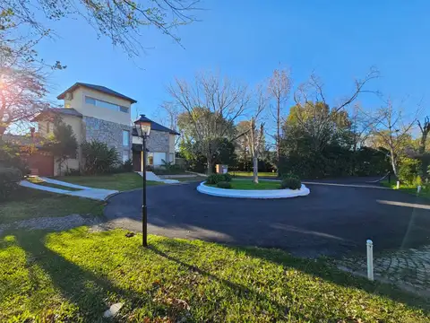 LOTE EN VENTA CON AMARRA