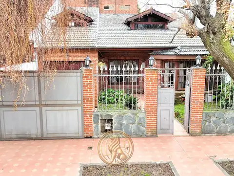 Casa 5 ambientes con 1 baño