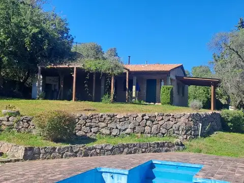 VENTA CASA 2 DORM CON PILETA AGUA DE ORO CORDOBA