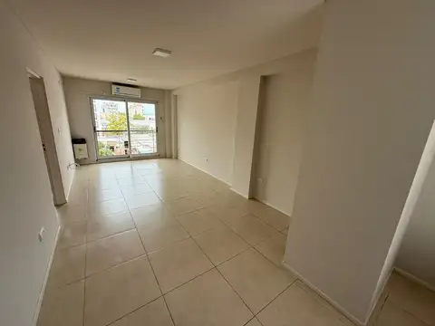 Departamento en Alquiler en Zarate, $ 670.000