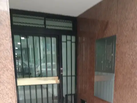 1 AMBIENTE DIVIDIDO, COCINA Y BAÑO COMPLETO,  LAVADERO/PATIO A METROS RIVADAVIA AMPLIO PLACARD