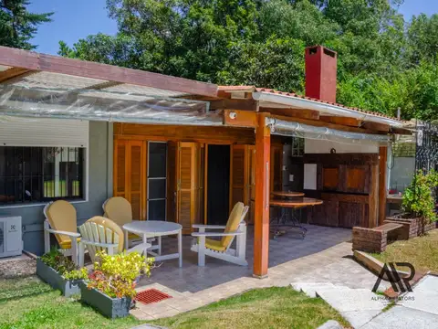 Casa 5 ambientes con 3 baños