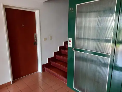 Departamento en Alquiler en Carapachay, $ 820.000