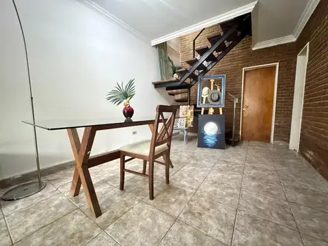 Depto Tipo Casa en Venta con 1 cocheras