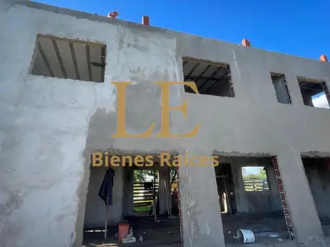 Casa en Venta con 5 cocheras