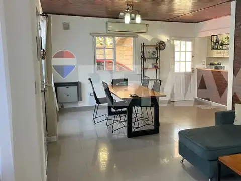 Depto Tipo Casa 4 ambientes con 2 baños