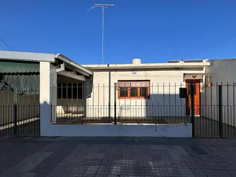 Casa en venta, de 3 dormitorios. La Plata