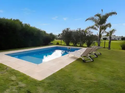 Casa en Venta en Carlos Spegazzini, USD 550.000