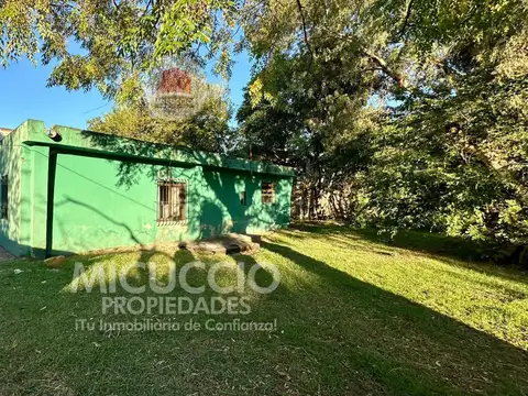 Casa 6 ambientes con 2 baños