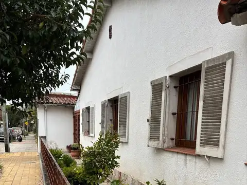 Casa 1 planta 3 ambientes. Olivos.
