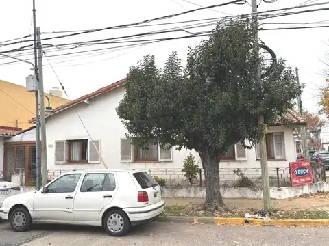 Casa 1 planta 3 ambientes. Olivos.