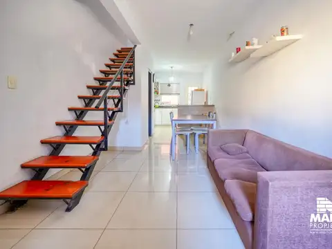 Casa Dúplex en Venta de 3 Ambientes en El Talar con Patio