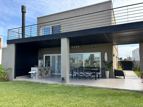 Casa en Alquiler de 3 dormitorios