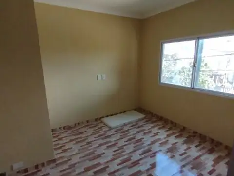 Departamento en Alquiler en Castelar Sur, $ 380.000