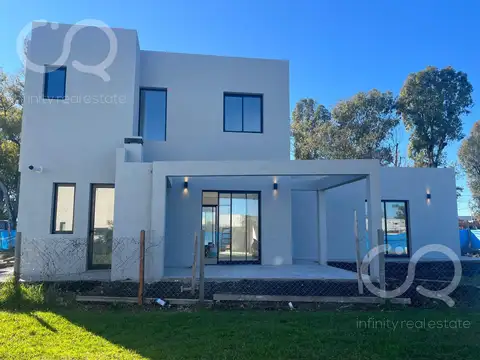 Casa 5 ambientes con 3 baños